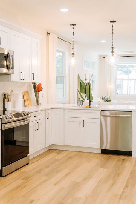 2 Stylish Homes •Sleeps 13• Near Downtown + Beach
