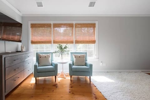master bedroom seating area