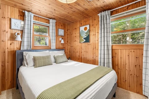 New! Quaint Cottage in Northern Door image 5