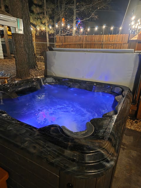 Moonridge Echo | Ski, Hot Tub, Pets + Gen/EV