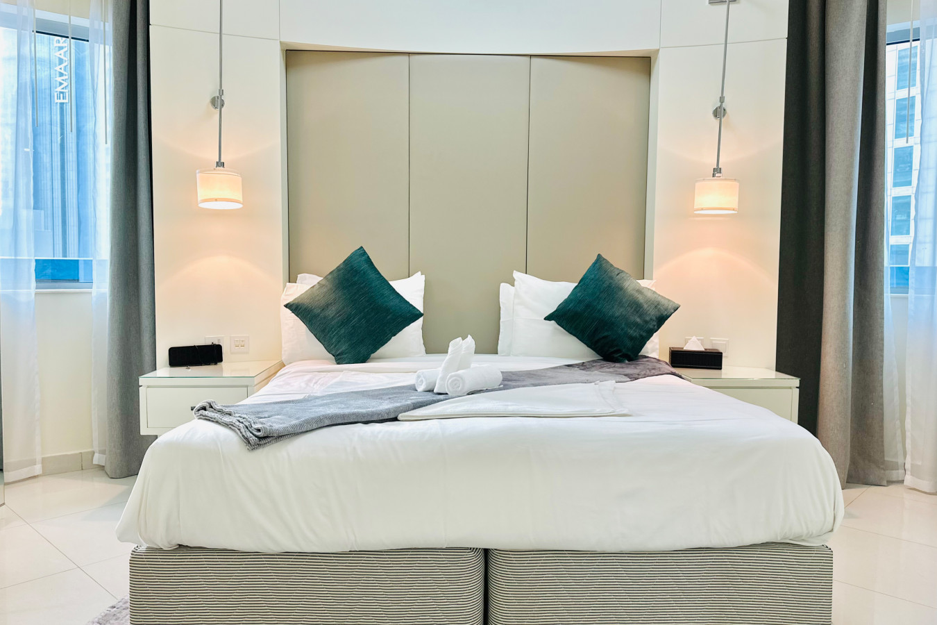 vserve-1-br-iconic-burj-khalifa-full-view!/