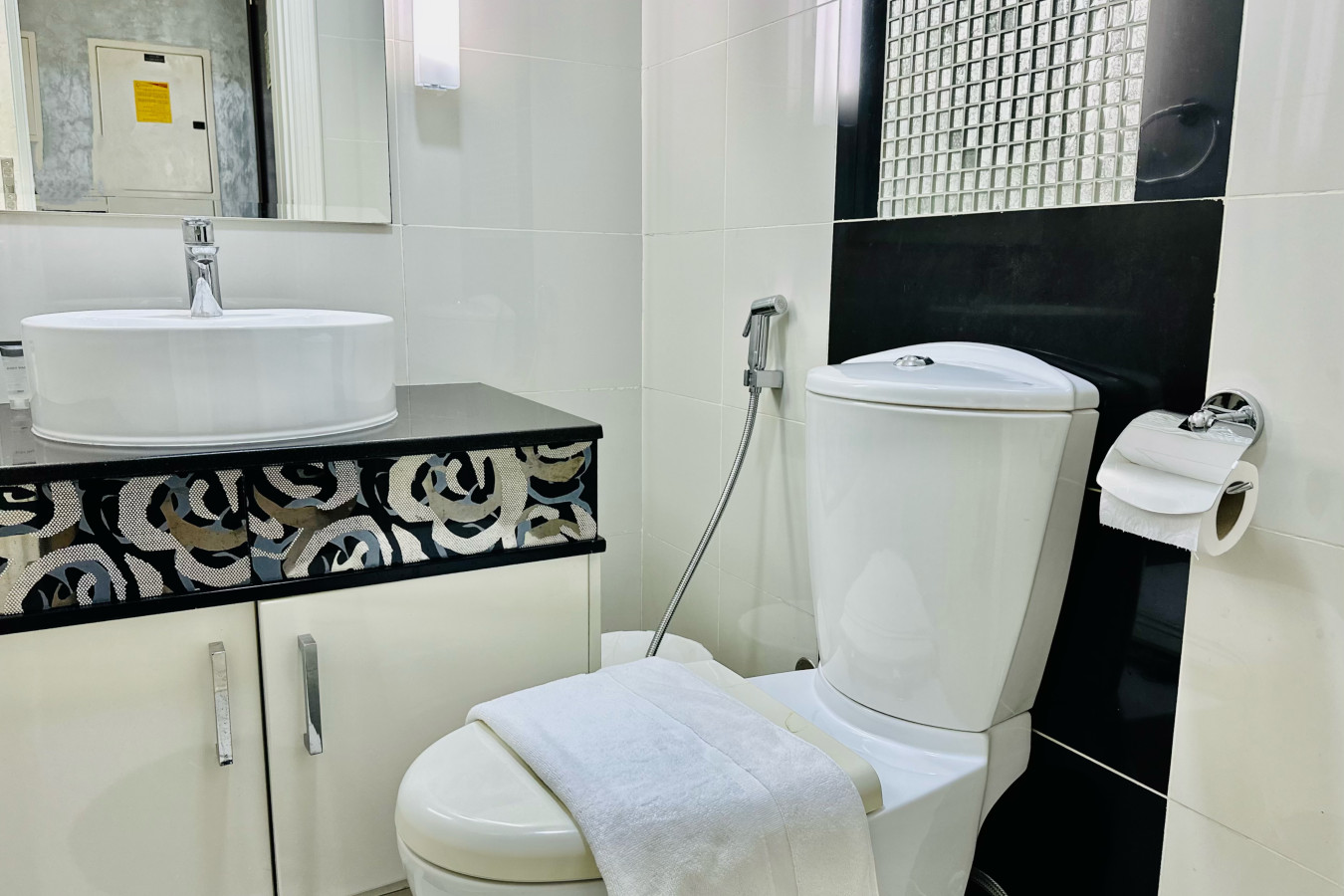 vserve-1-br-iconic-burj-khalifa-full-view!/