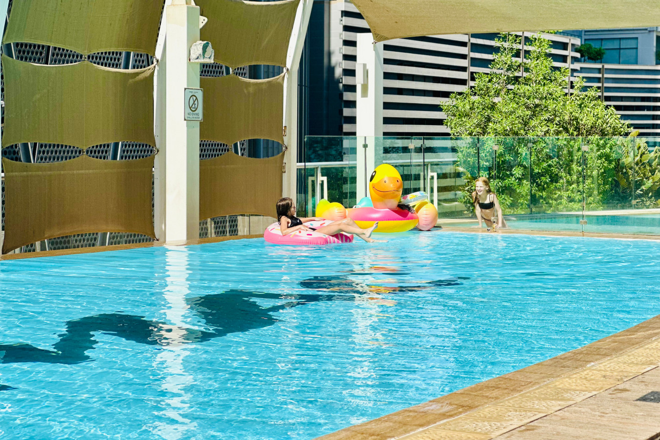 vserve-1-br-iconic-burj-khalifa-full-view!/