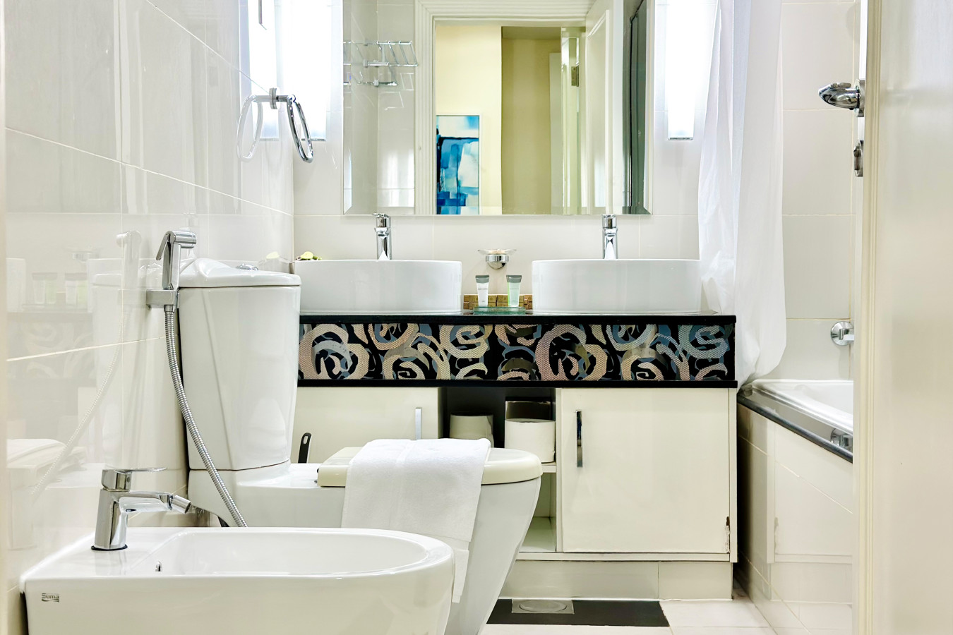 vserve-1-br-iconic-burj-khalifa-full-view!/