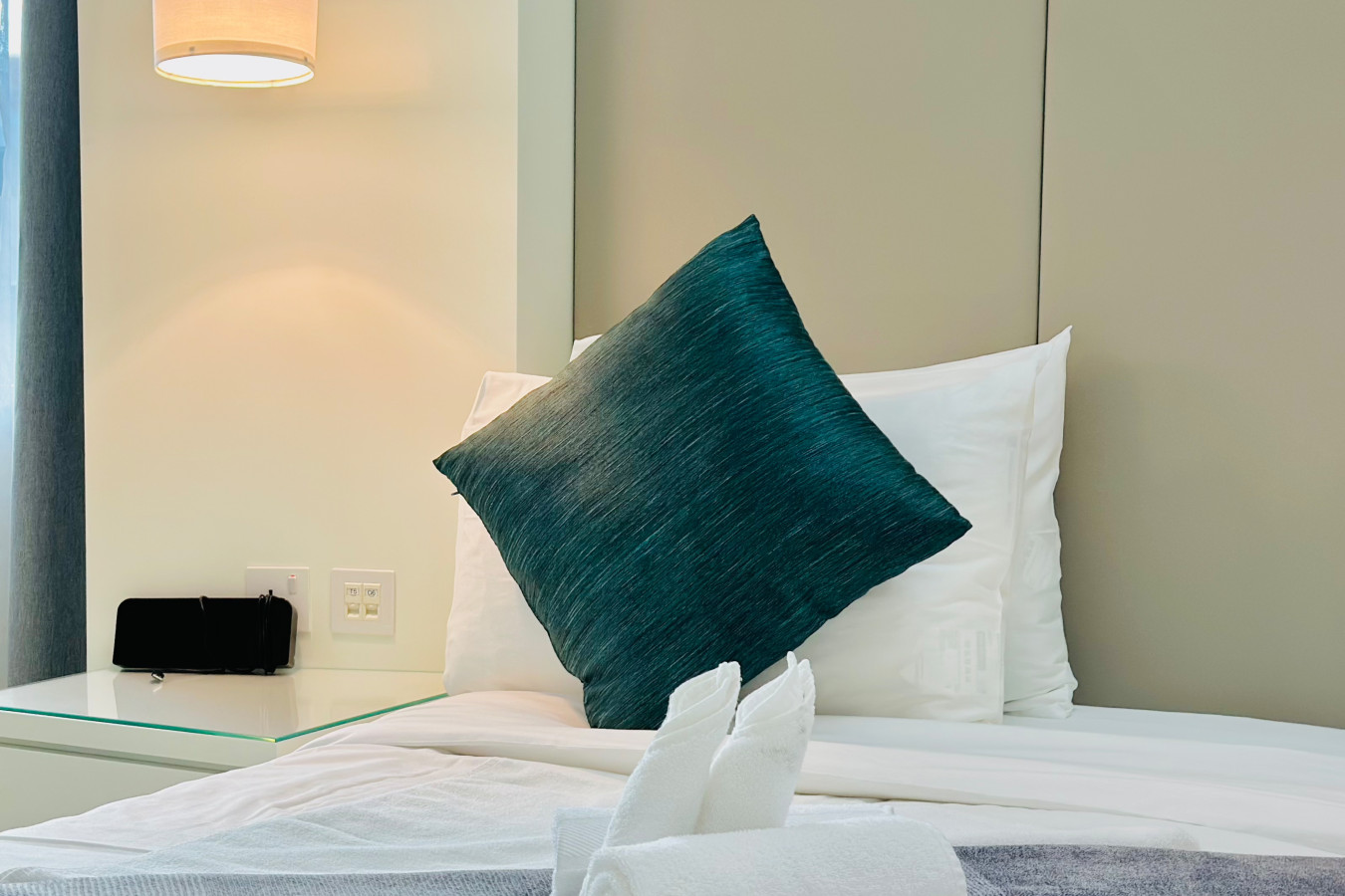 vserve-1-br-iconic-burj-khalifa-full-view!/