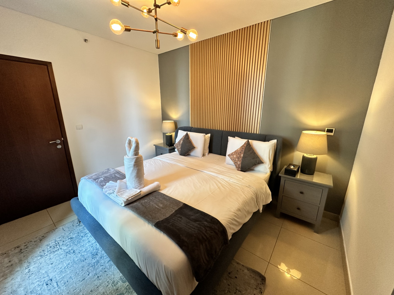 vserve-1-br-spacious-majestic-burj-khalifa-view/