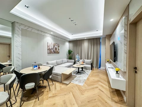 Vserve - High-Floor Bliss in Dubai’s Iconic Skyline