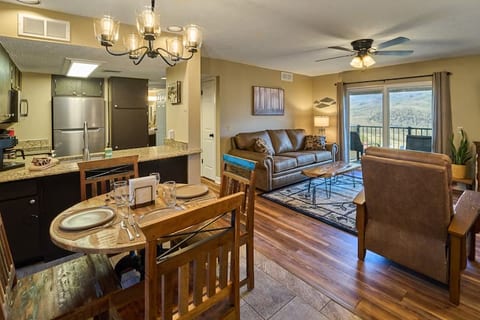 Bird's Eye View Condo - Gatlinburg, TN
