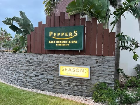 Lagoon Pool Suite 1br (Peppers) Salt Resort & Spa