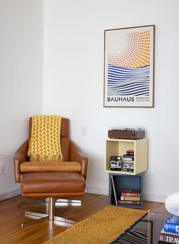 Modern Retro Hillcrest Home: Near DT, Zoo, Hot Tub