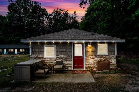 Step into The Duet Cottage and make the most of summer with cozy comfort, beautiful views, and laid-back lake living.