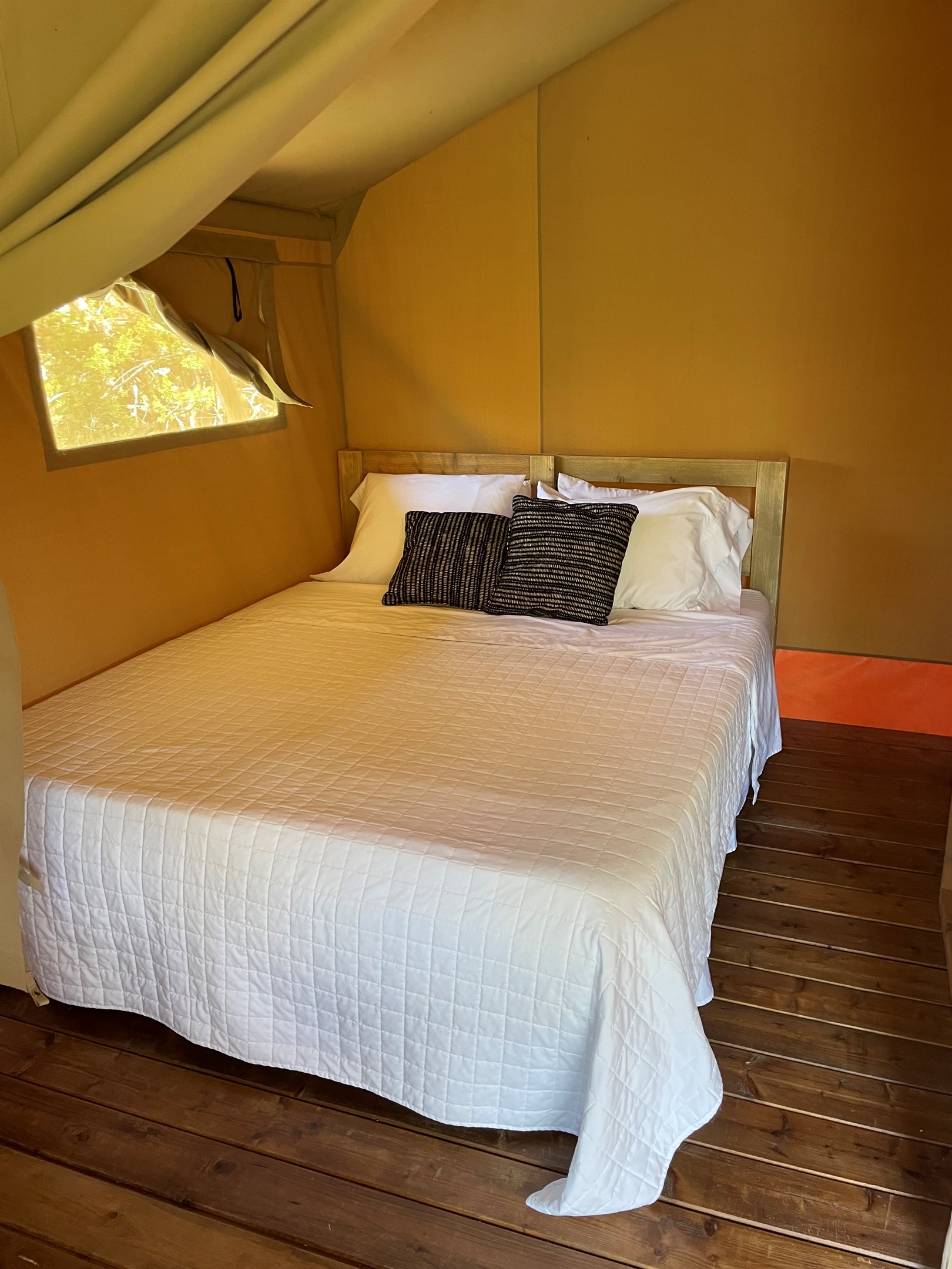 12-fires-winery-glamping-4/