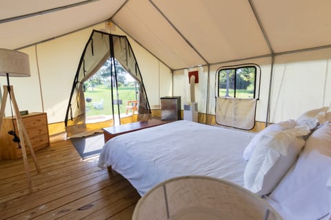 Khushatta Hills Ranch - Glamping #3 - Aunt B