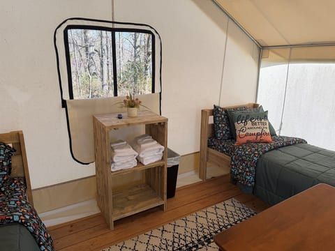 Roaring River - Small #1 - Four Twin Beds