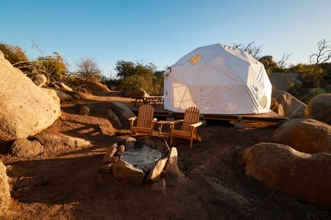 Luxury Geodome meets Nature