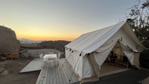 180 Degree Sunrise View from your bed