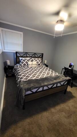 Cute 2 br with King and Queen