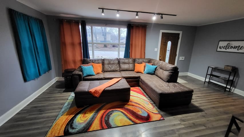 Cute 2 br with King and Queen - Park Forest