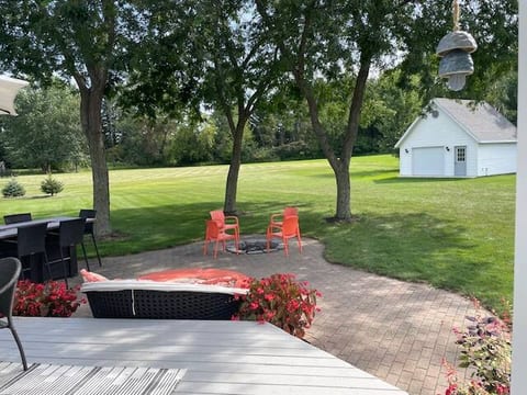 Boho Farmhouse-Huge Backyard-Charter Hill Retreat
