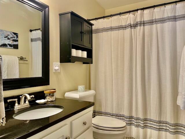 boho-farmhouse-huge-backyard-charter-hill-retreat/