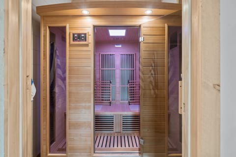 Infrared Sauna with Chromotherapy