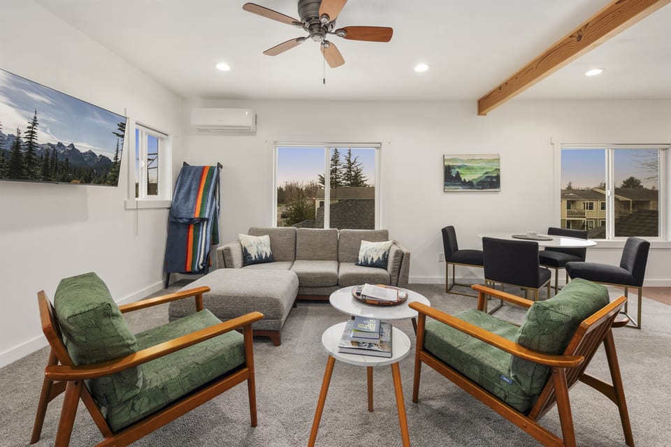 2BR Ski & Hike Retreat Near Mt. Rainier - Enumclaw
