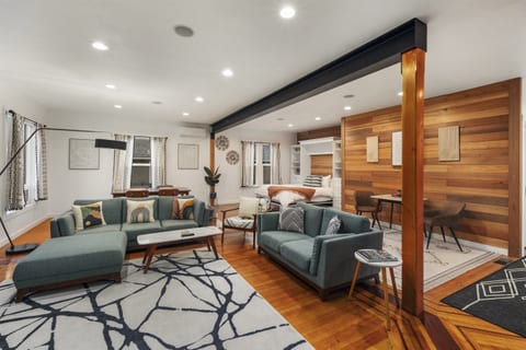 Chic 1BR Sleeps 4 Close to Mt. Rainier