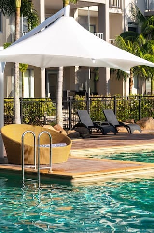 Salt Resort & Spa Lagoon Pool Access 2 b/r suite