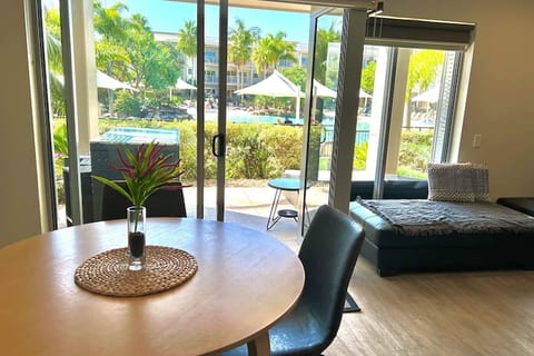 Salt Resort & Spa Lagoon Pool Access 2 b/r suite