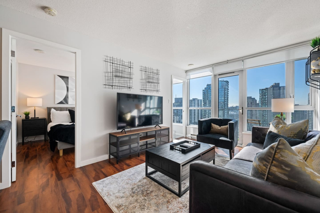 *special-price*-king-bed-and-parking-wac-and-patio/