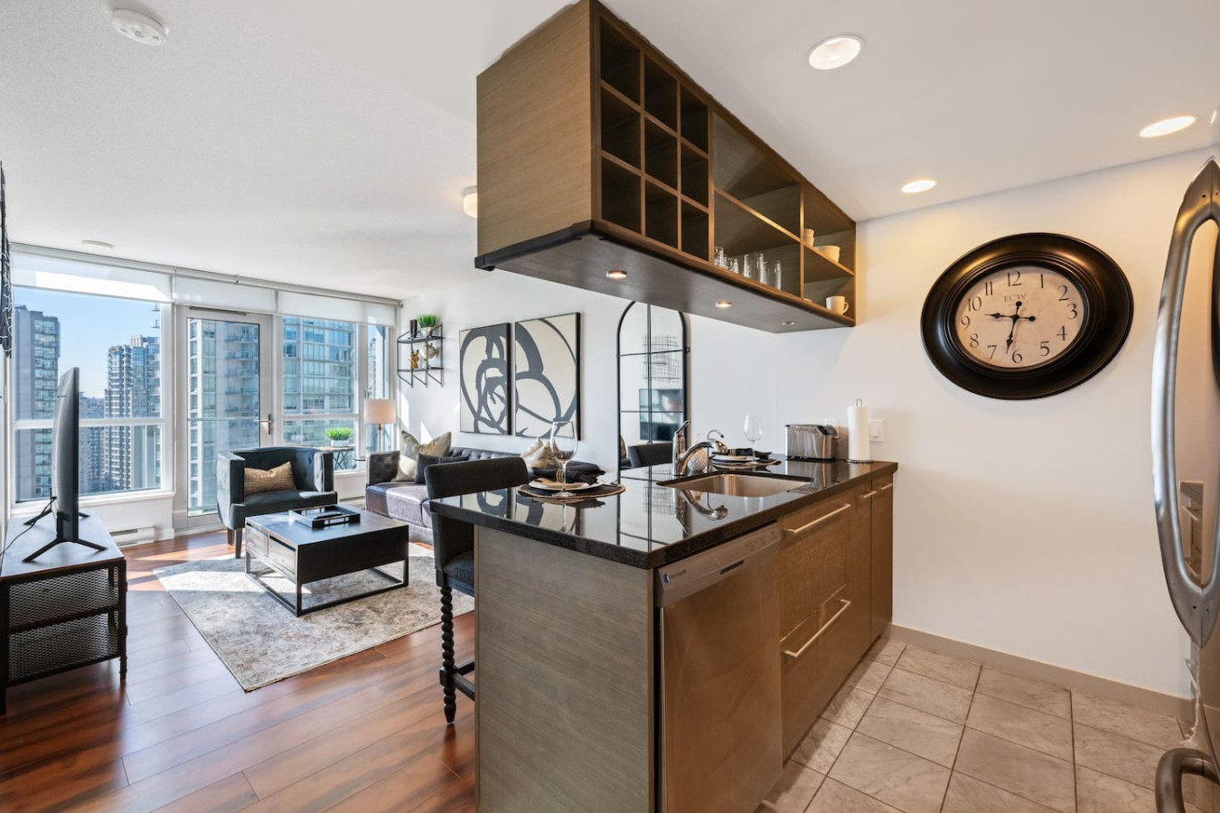 *special-price*-king-bed-and-parking-wac-and-patio/