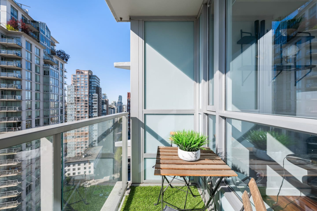 *special-price*-king-bed-and-parking-wac-and-patio/