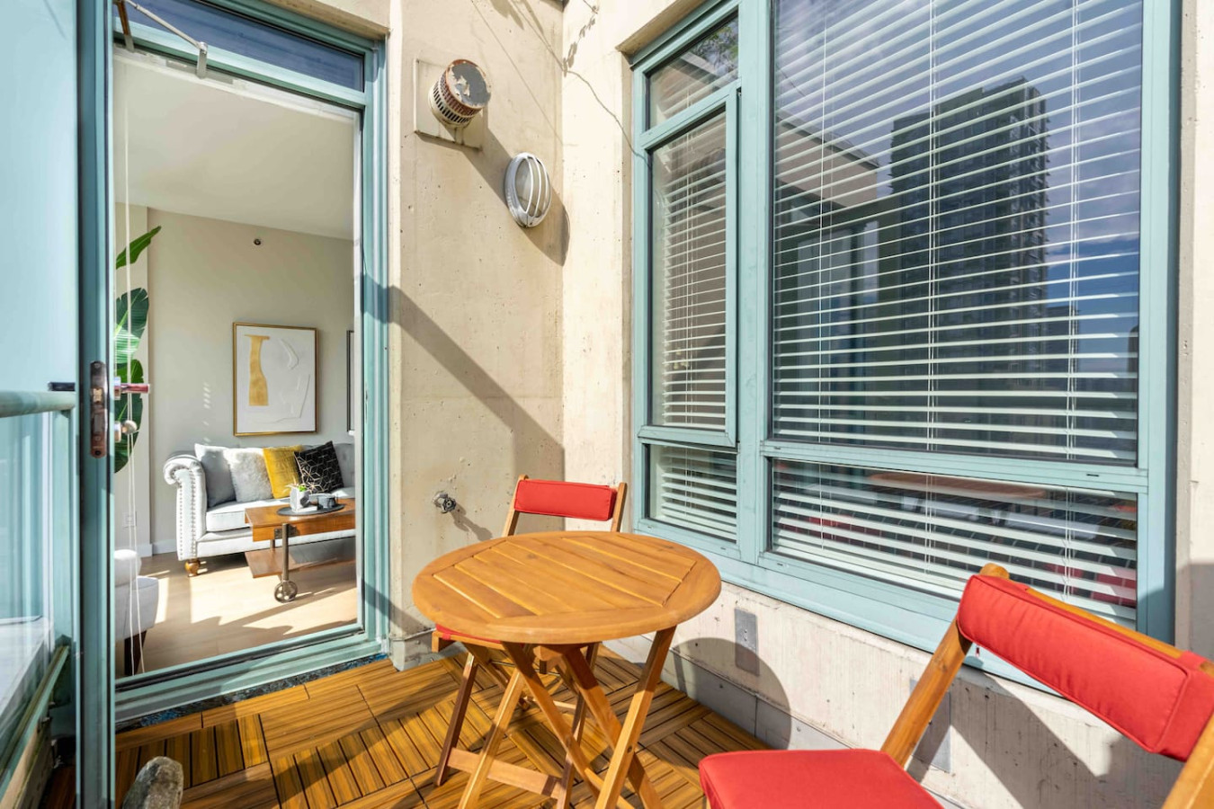 super-central-downtown-wofficeparkingwifi/