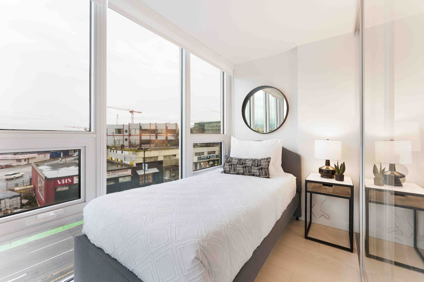 stylish-and-modern-2-beds-acandpark/