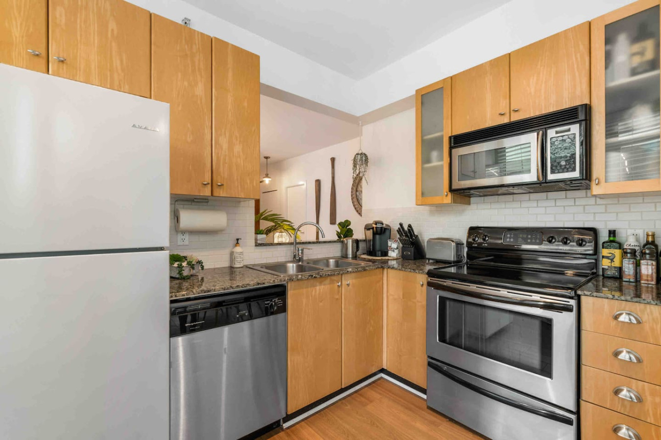 *special-price*-central-dt-parkingandacandhispeedwifi/