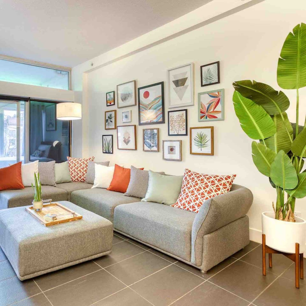 Modern Loft - 3BEDS - Free Parking & Fast WIFI