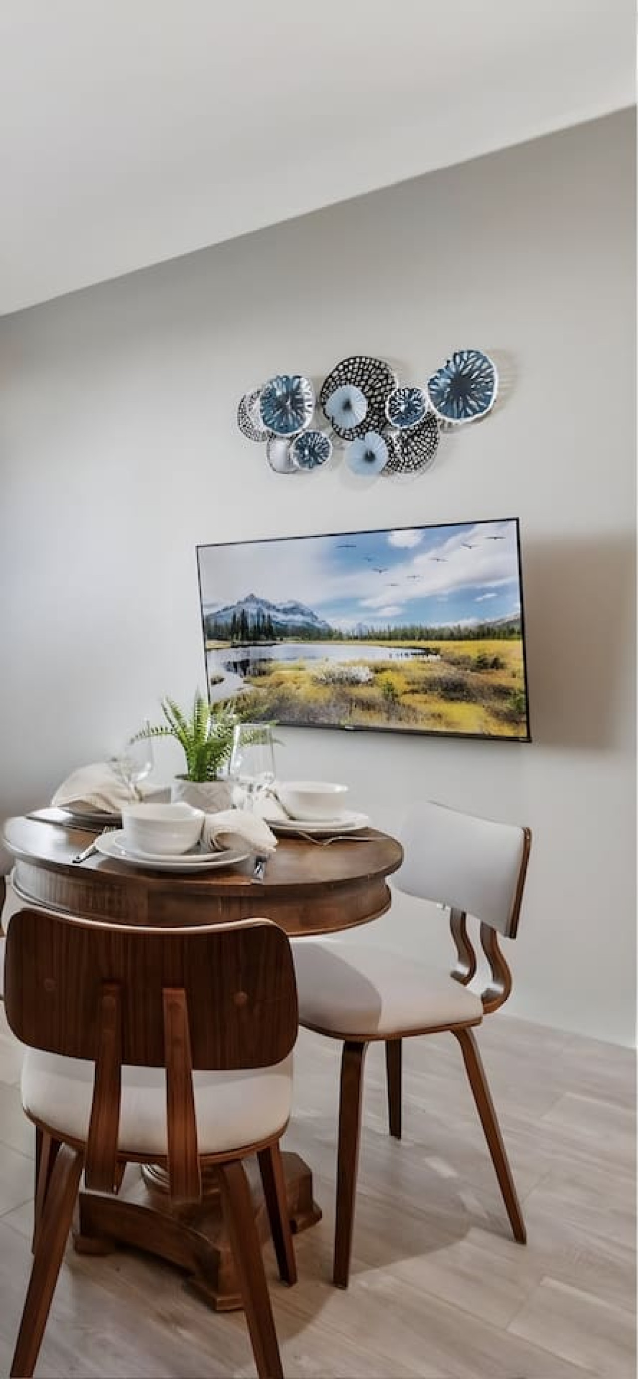 king-bed-yaletown-2bdrm2bth-free-parkingandac/