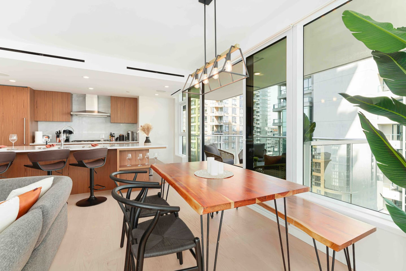 prime-luxury-2bdrm-patio-woceanview-2-parking/