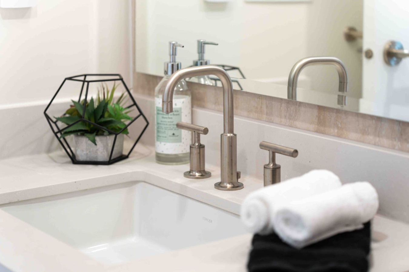 prime-luxury-2bdrm-patio-woceanview-2-parking/