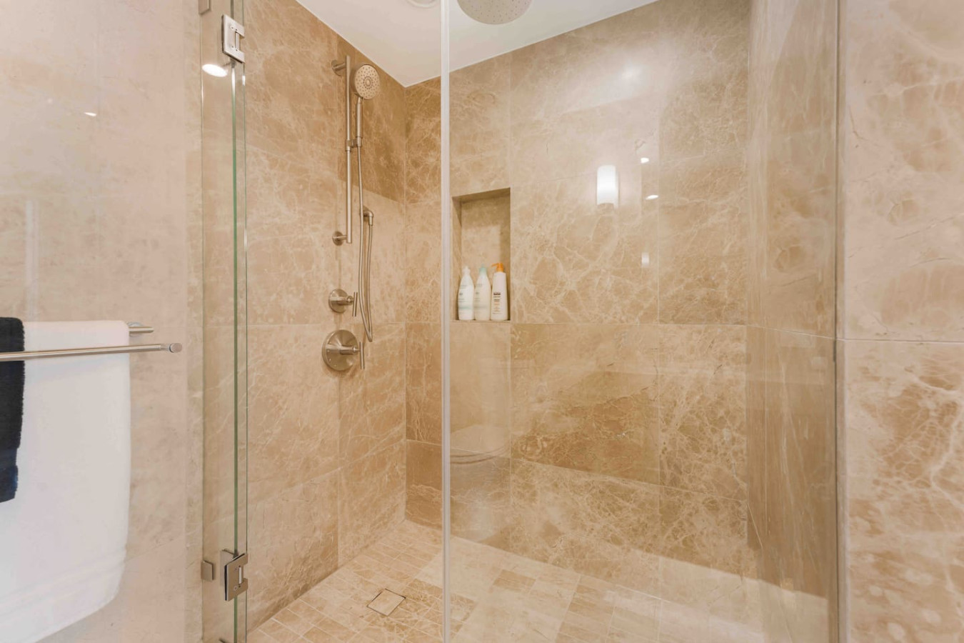 prime-luxury-2bdrm-patio-woceanview-2-parking/