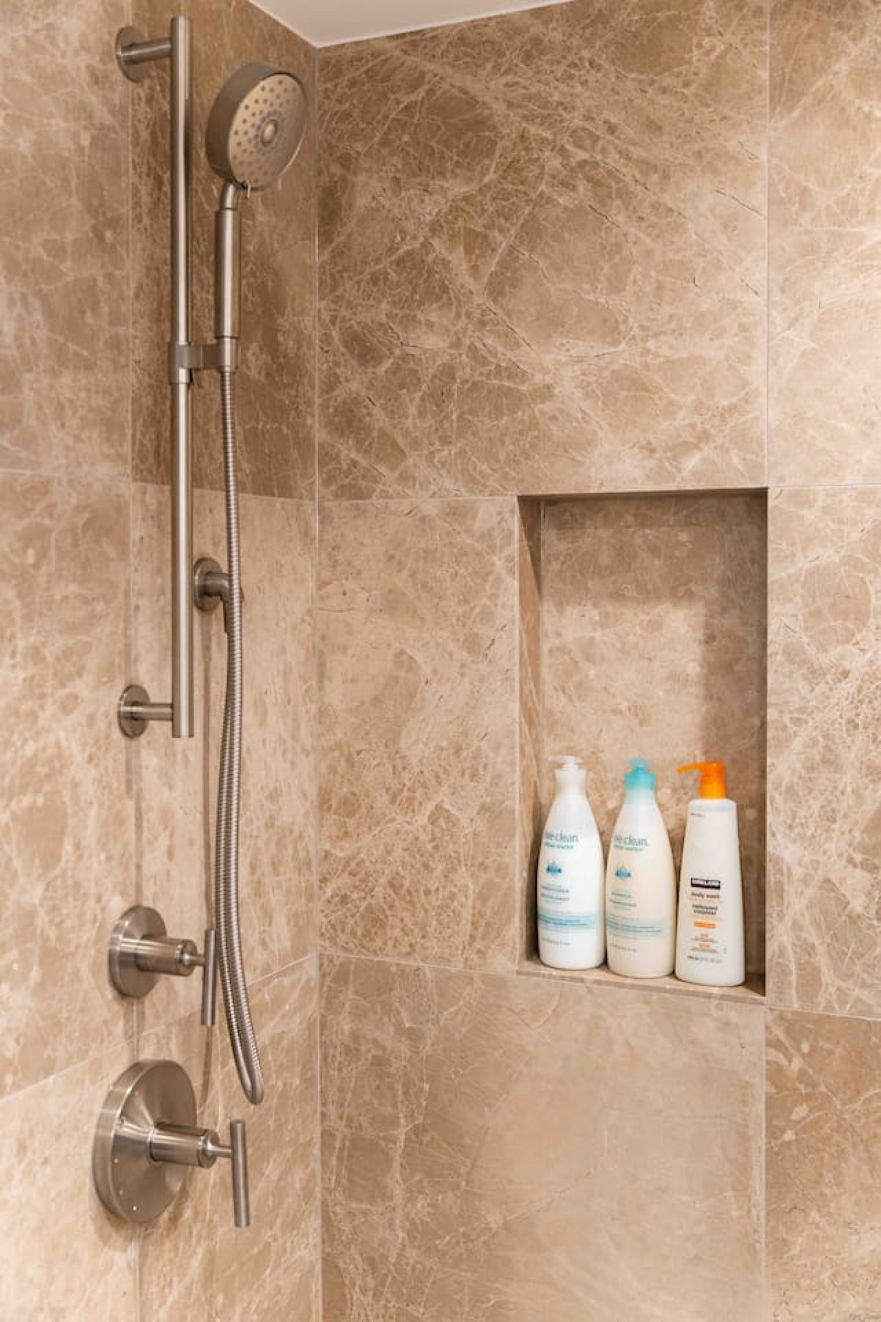 prime-luxury-2bdrm-patio-woceanview-2-parking/