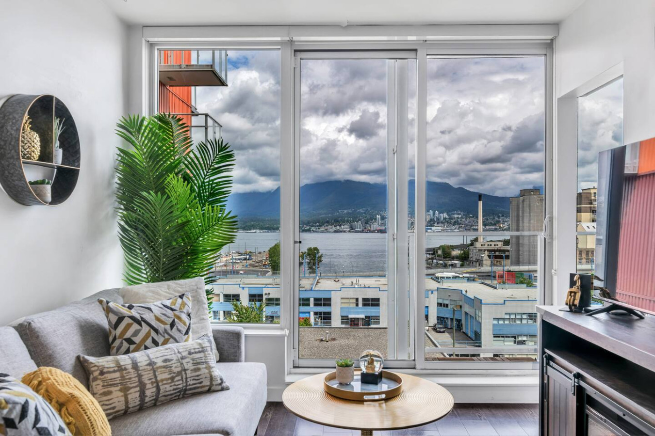 Stunning Ocean&Mountain Views - Free Parking&Gym