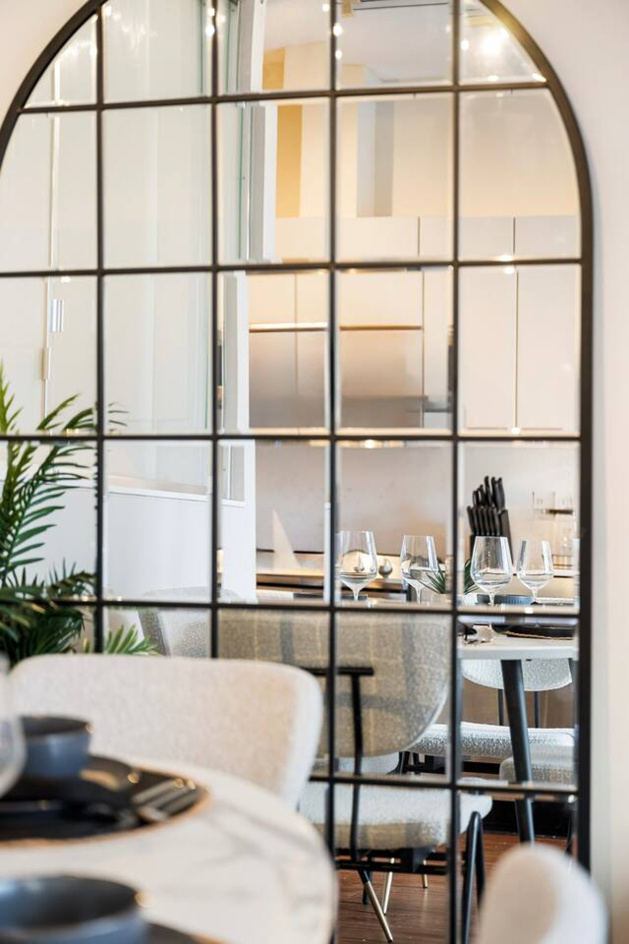 cozy-3-bed-unit-w-king-bed-in-central-location/