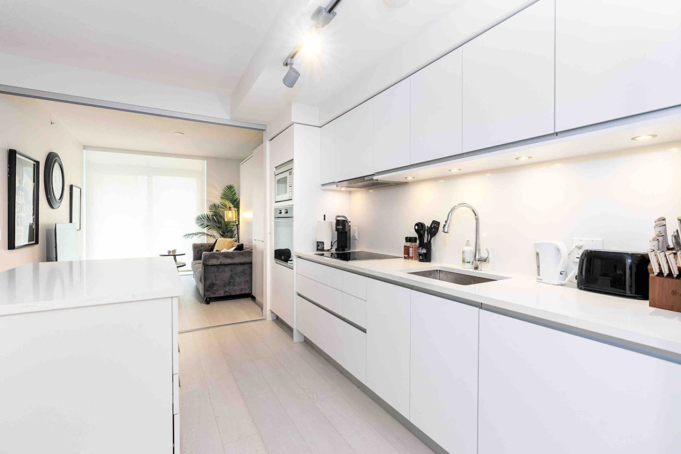 modernandstylish-2bed-gymandparking/