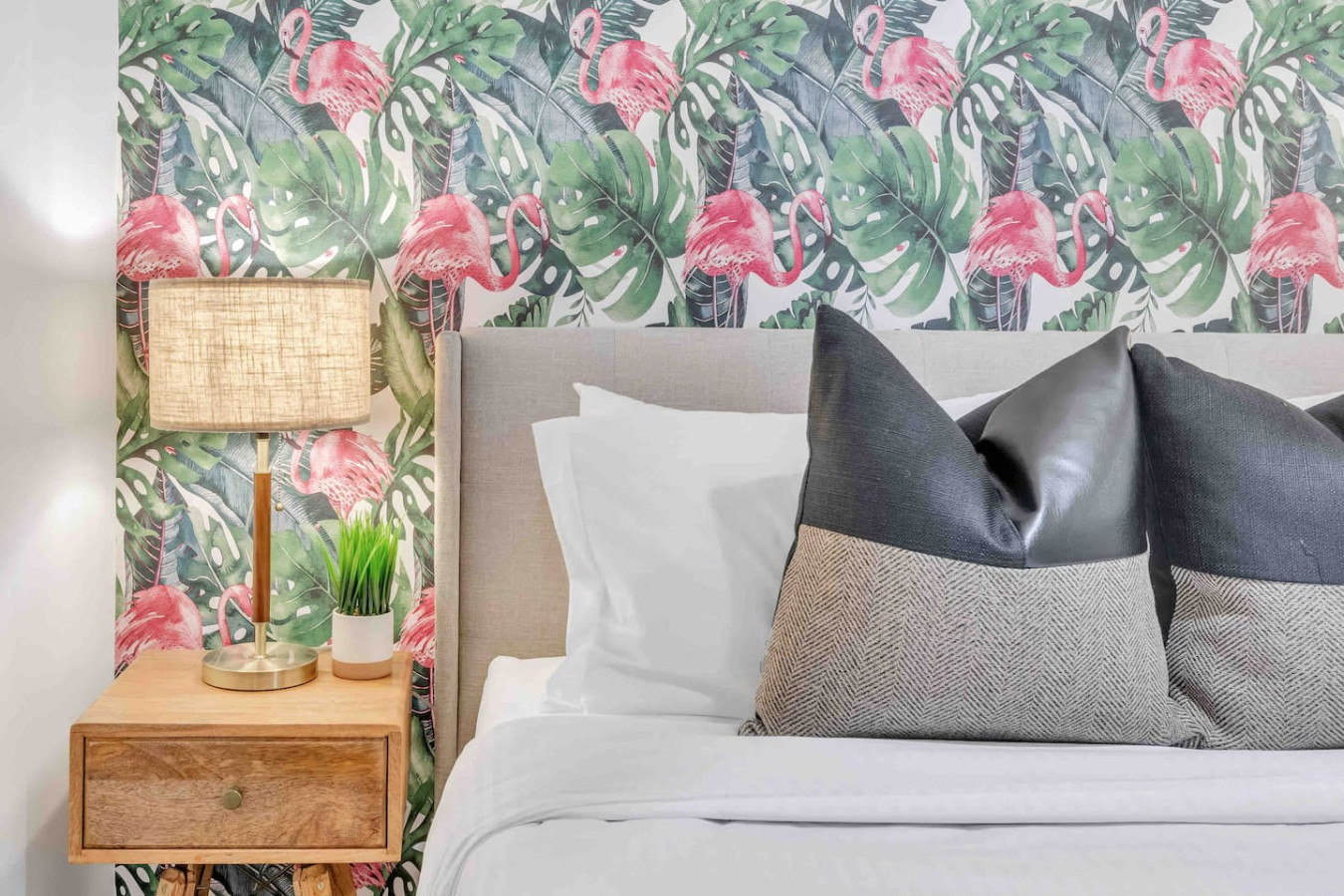 boho-vibes-woutdoor-patio-free-parkingandfastwifi/