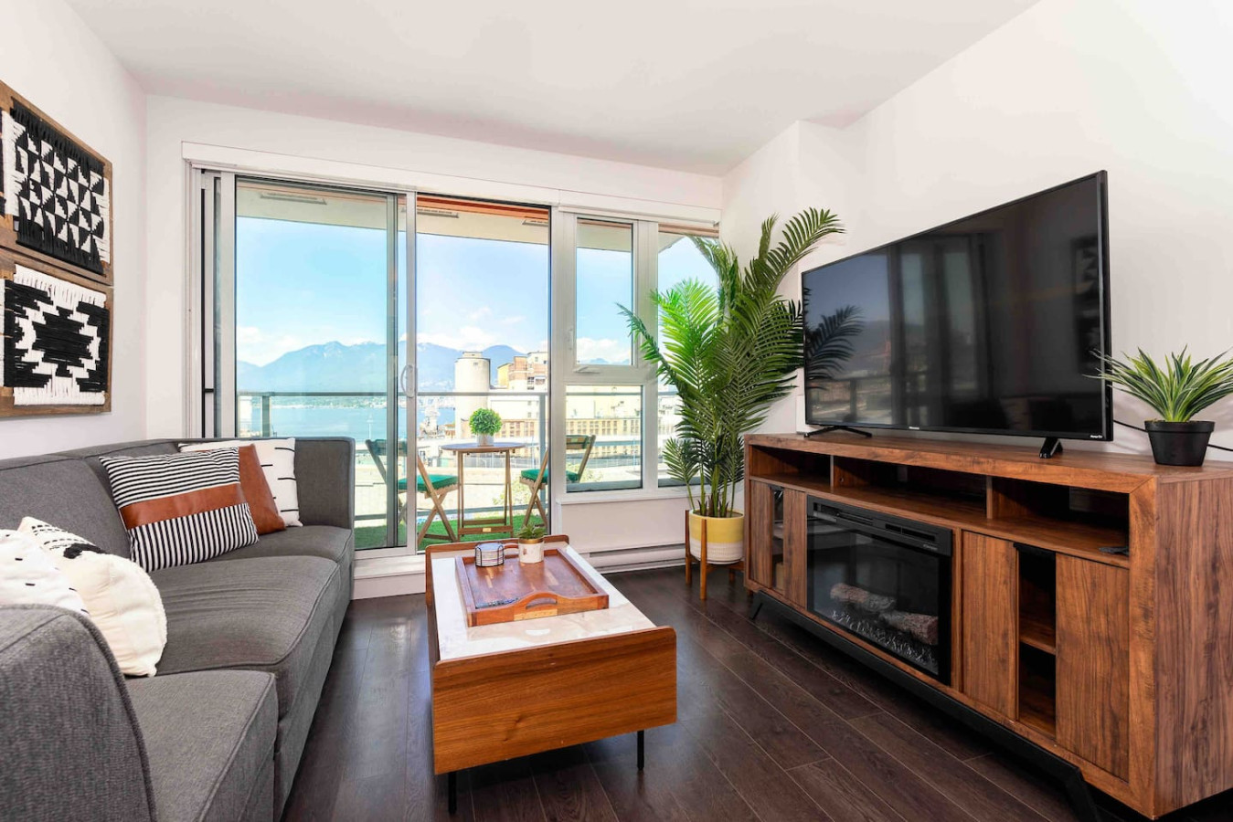 jawdropping-views-2beds-secure-parking/