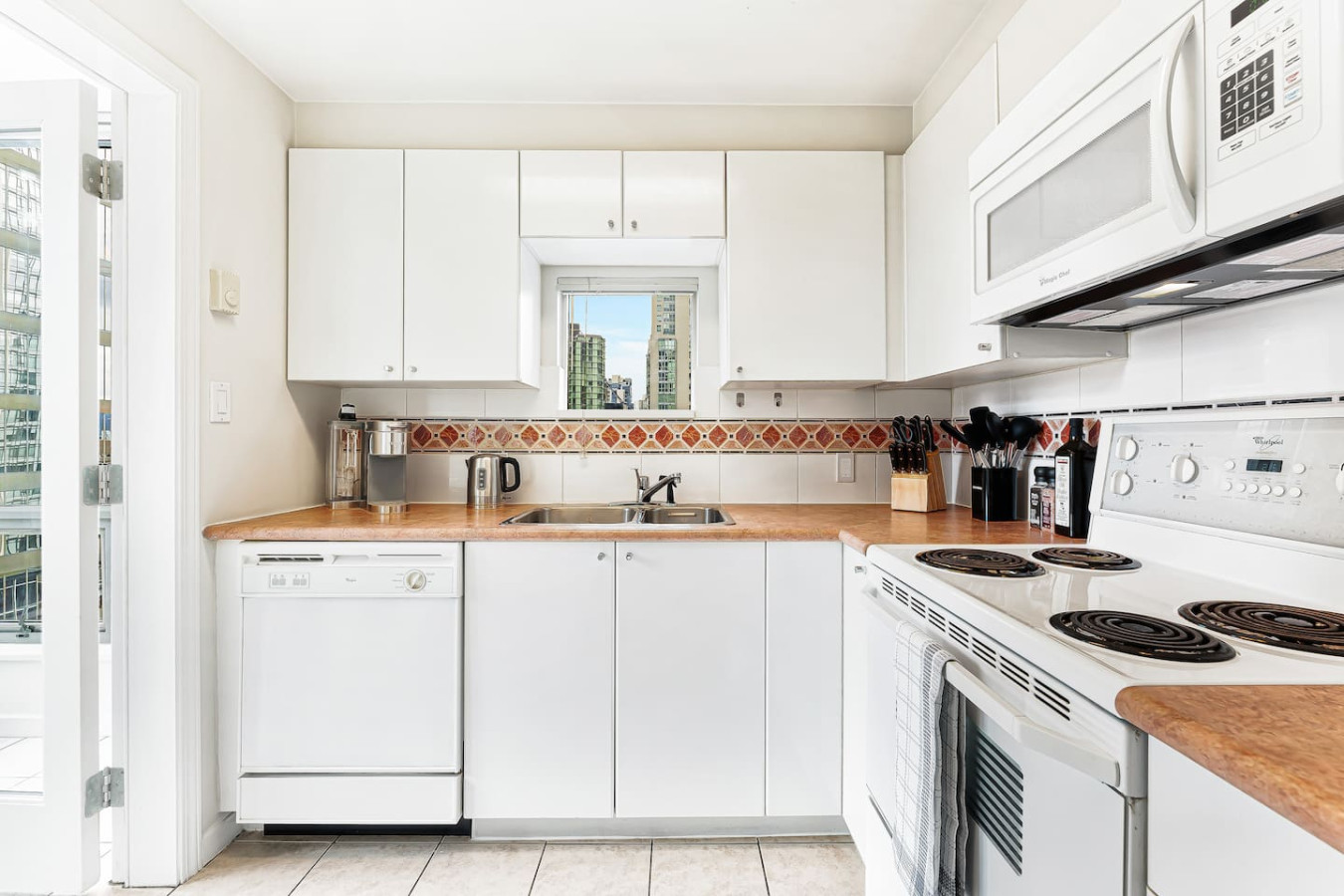 stylishincoal-harbour-2bedspark/