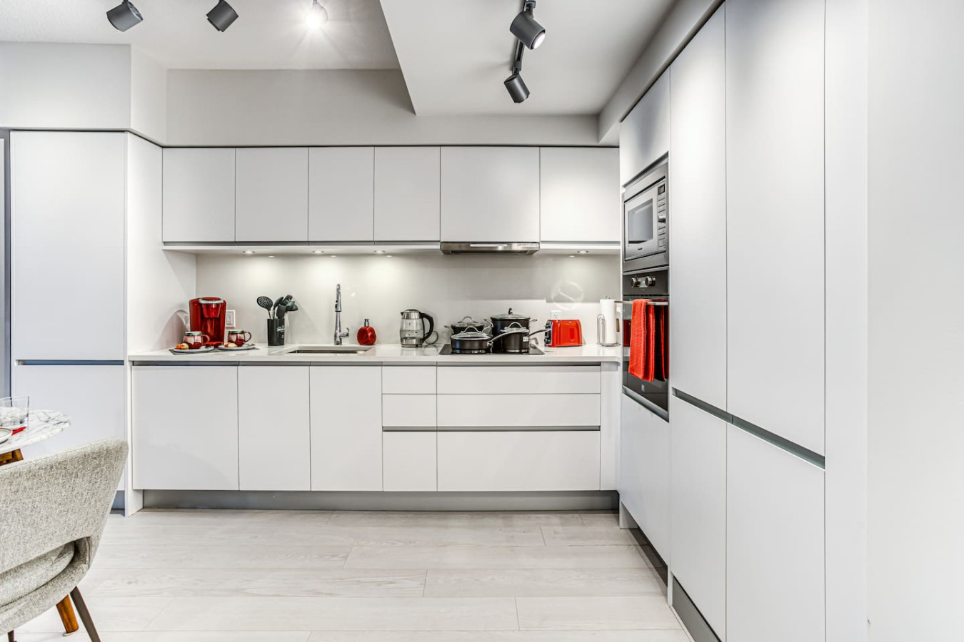 stunningly-stylish-ac-and-fireplace-wparking/