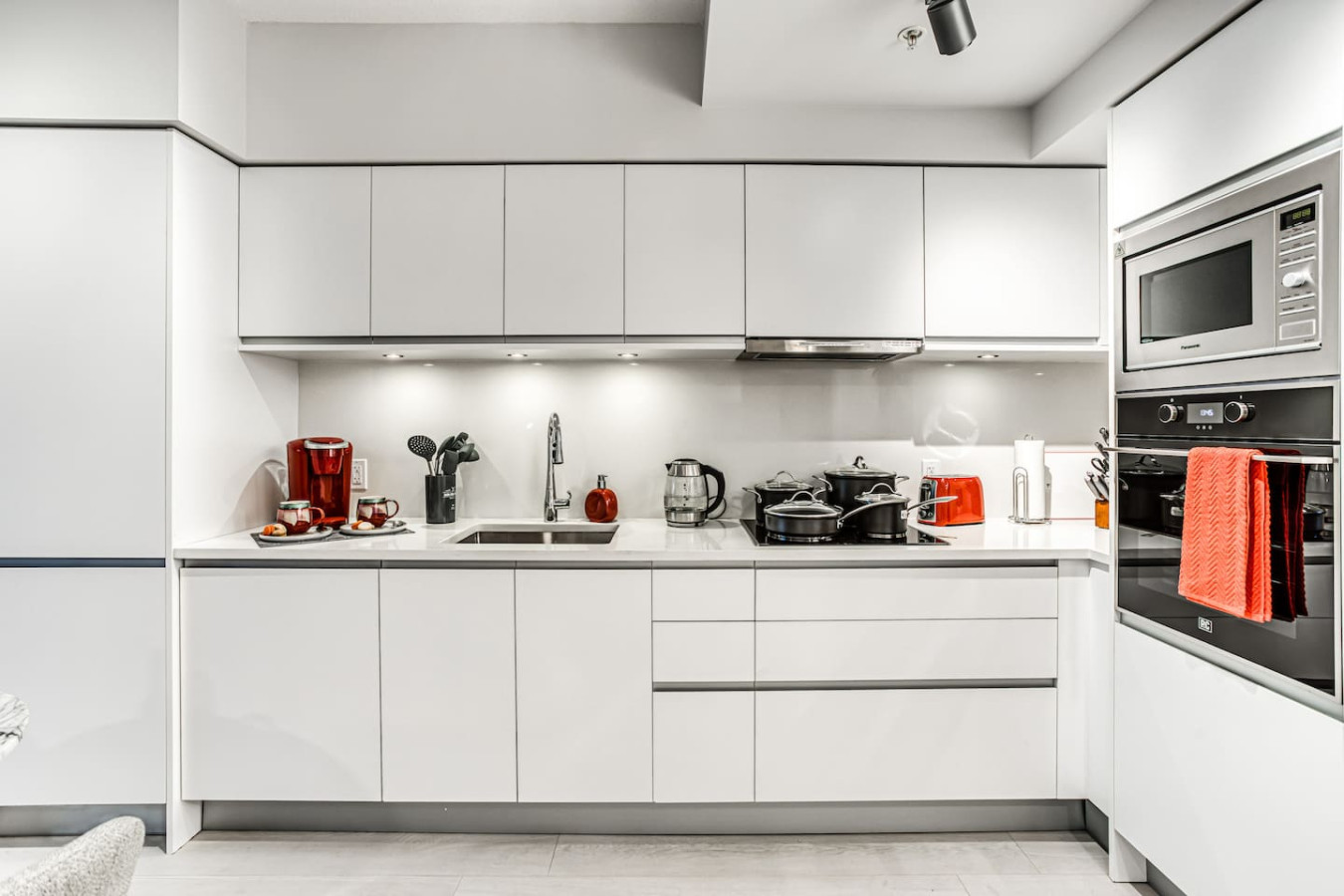 stunningly-stylish-ac-and-fireplace-wparking/