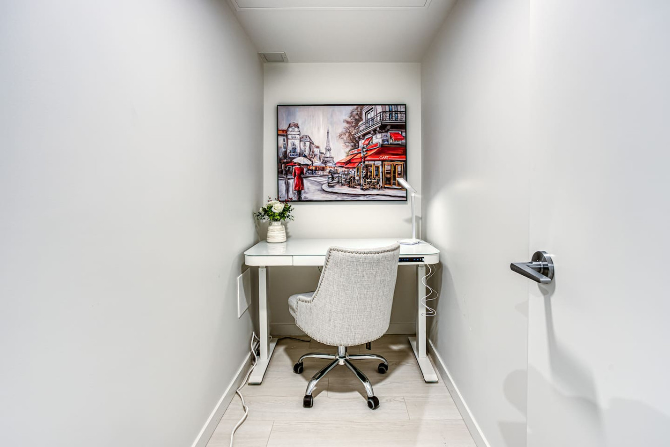 stunningly-stylish-ac-and-fireplace-wparking/